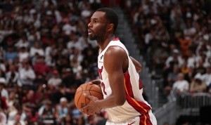 媒体人：维金斯完美适配湖人 今年休赛期交易难达成&amp;但中期有可能