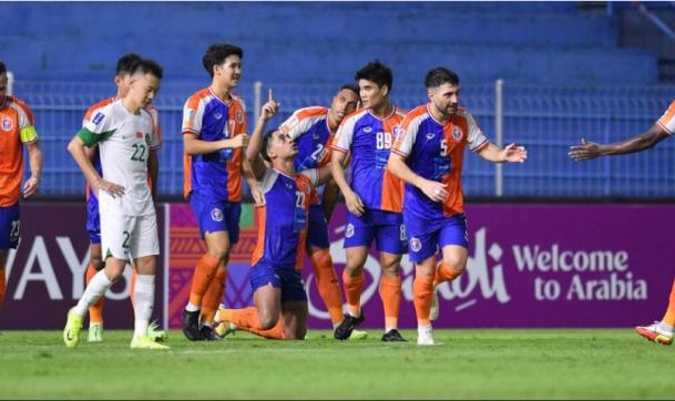 星空体育-【亚冠】埃弗拉进球被吹阿莫里姆破门 泰港1比0浙江