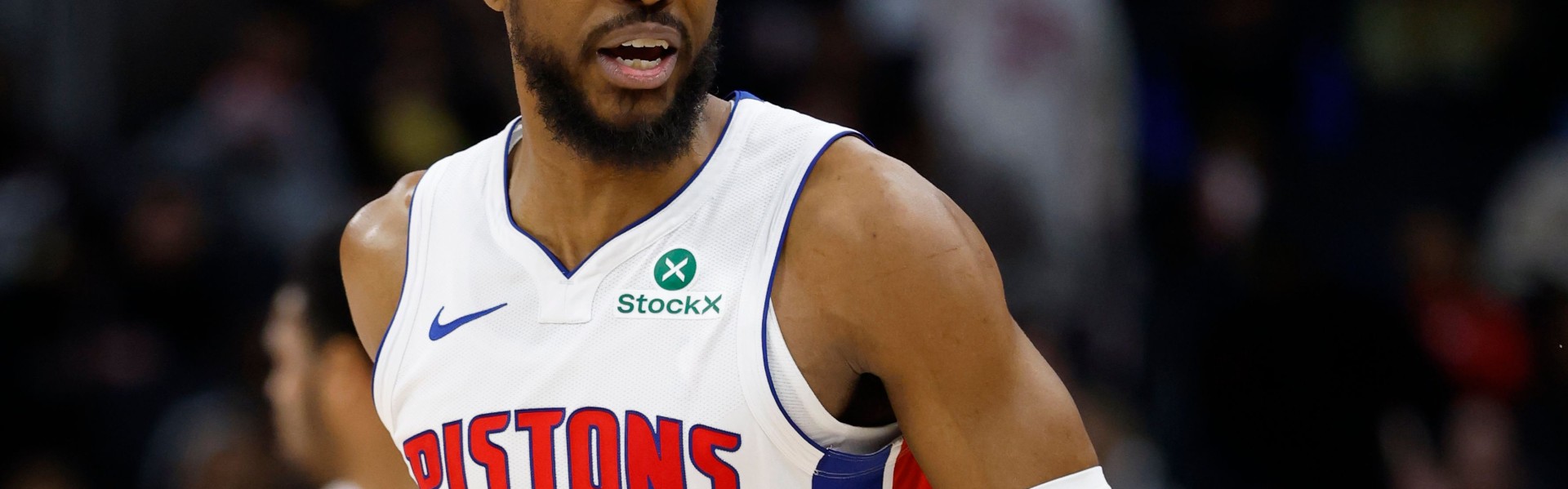 👀活塞有意与比斯利签下新合同，后者本赛季命中319记三分