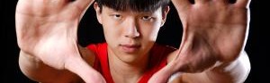xingkong.com-拍出了压迫感！一起感受下杨瀚森的这双超级大手！